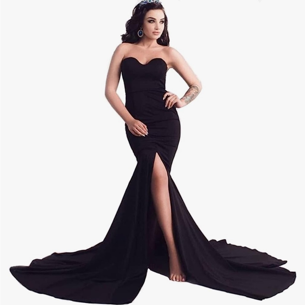 Strapless black mermaid dress
